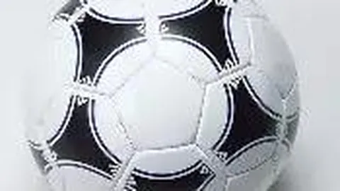 戚薇公开医美争议，粉丝情绪崩溃！维持“完美形象”的挑战几何？